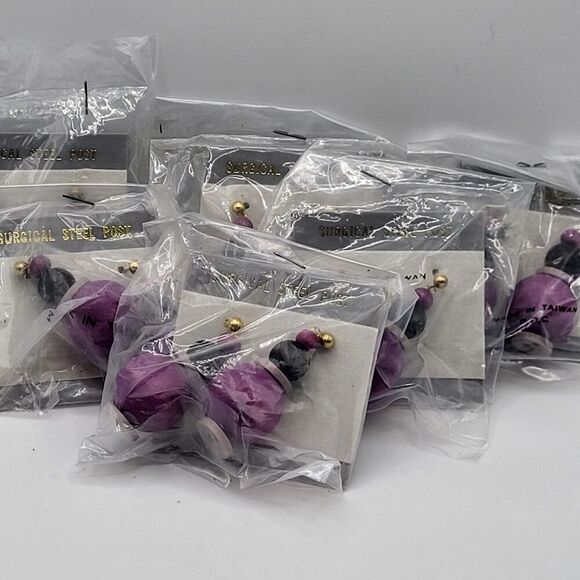 Lot Of 6 Artisan Wooden Button Earrings Purple 2in - Picture 5 of 5